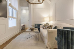 LUXURY Apartment in NEPTUNO II Eleven Host, Madrid